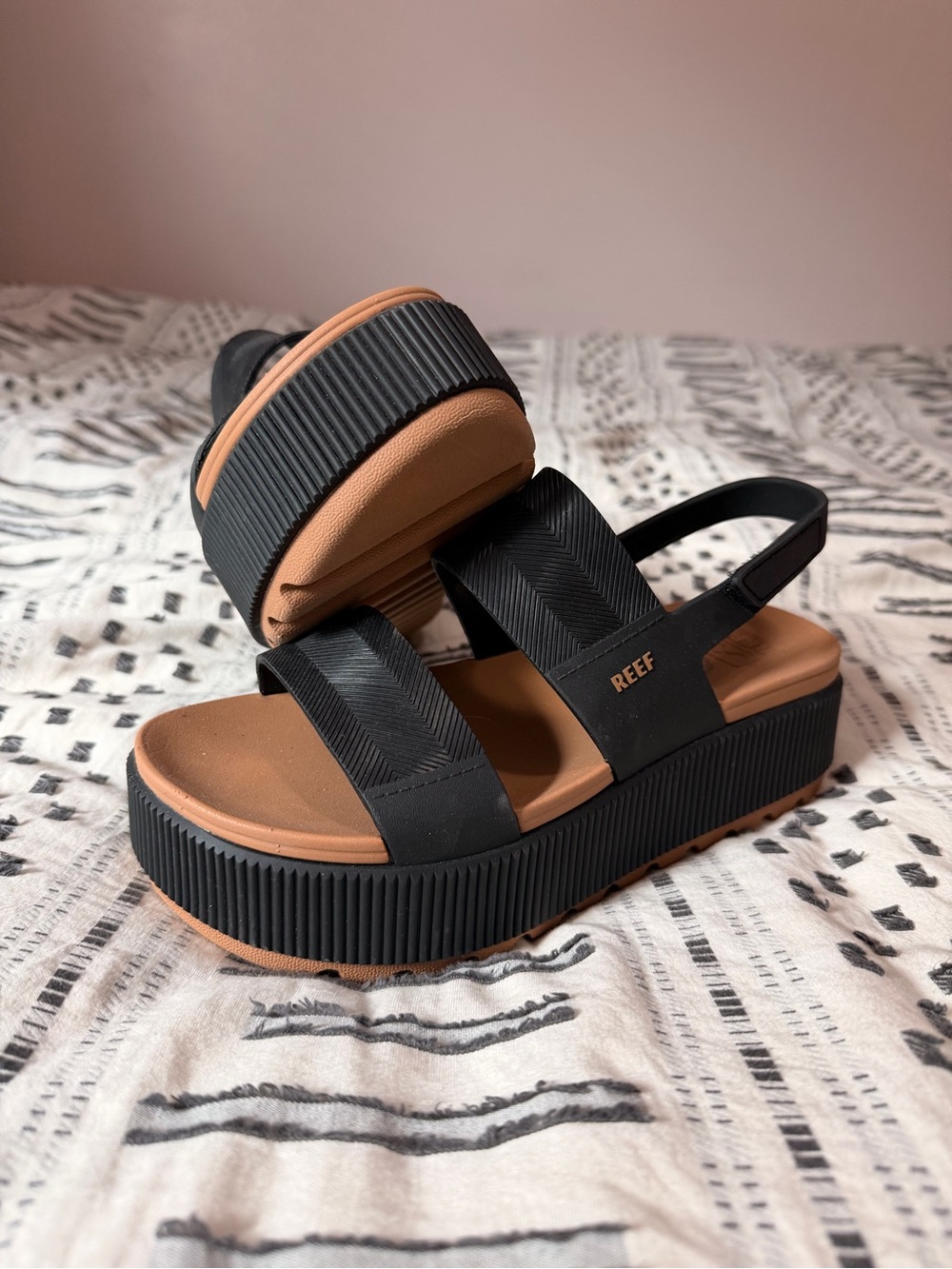 Reef Women's Water High Vista in Black / Cognac, Size 7, Brand New!